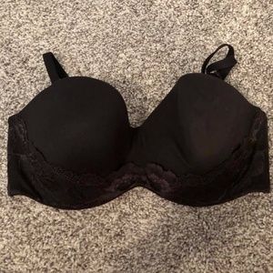 NWT Victoria's Secret lace detail bra